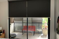 Varas-Blockout-Coal-with-Oval-Anodised-Bottom-Bar-Back-Roll