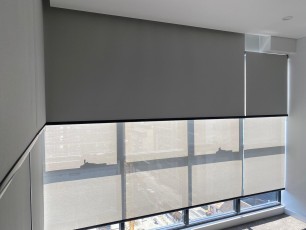 1_Palm-Beach-Blockout-Gull-and-Corrida-Sunscreen-Steel-with-Black-Ellips-Bottom-Bars-2