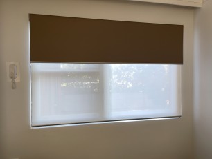 Corrida-Super-White-with-Vibe-Blockout-Stone-Anodised-Oval-Bottom-Bar