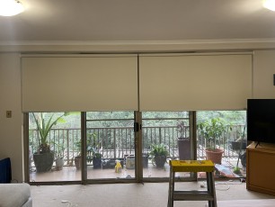 No-Bull-Vibe-Blockout-Linen-with-Oval-Anodised-Bottom-Bar-2