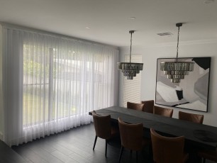 1_S-Wave-Bali-Snow-Sheer-Curtains-with-a-100mm-Hem-next-to-50MM-PVC-Express-White-Venetians