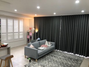 1_Wave-Fold-Paros-Asphalt-with-Lavish-Platinum-backing-and-Ecosmart-Shutters