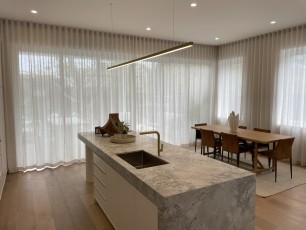 burano-vanilla-wave-fold-70mm-hem