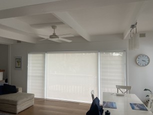 Corrida-Sunscreen-Super-White-Oval-White-Bottom-Bar