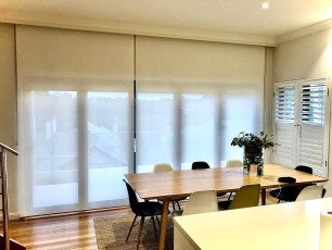 Corrida-White-installed-inside-a-pelmet